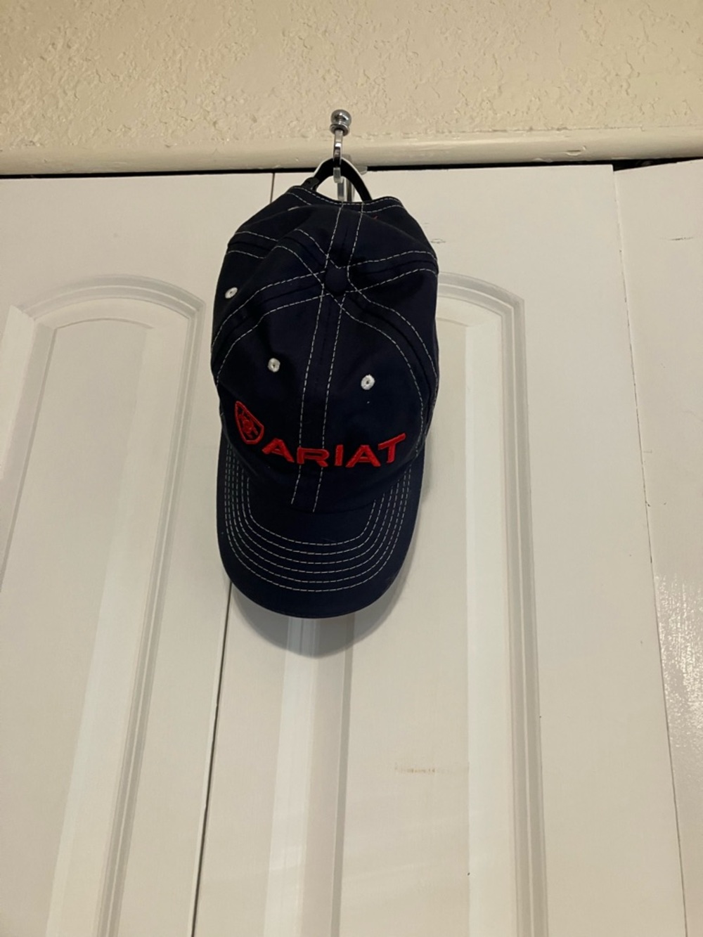 Team ARIAT Navy baseball Cap with Red Embroidered Logo - Picture 2 of 7